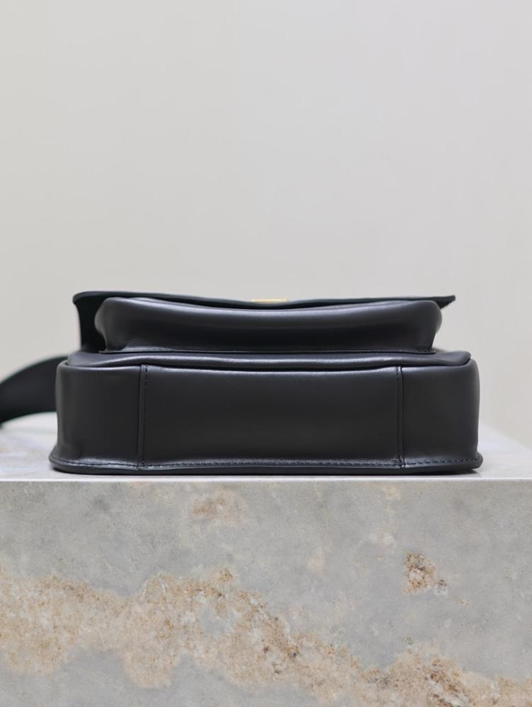 Stylish Calfskin Shoulder Bag – Limited Edition
