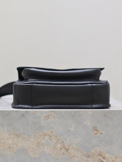 Stylish Calfskin Shoulder Bag – Limited Edition