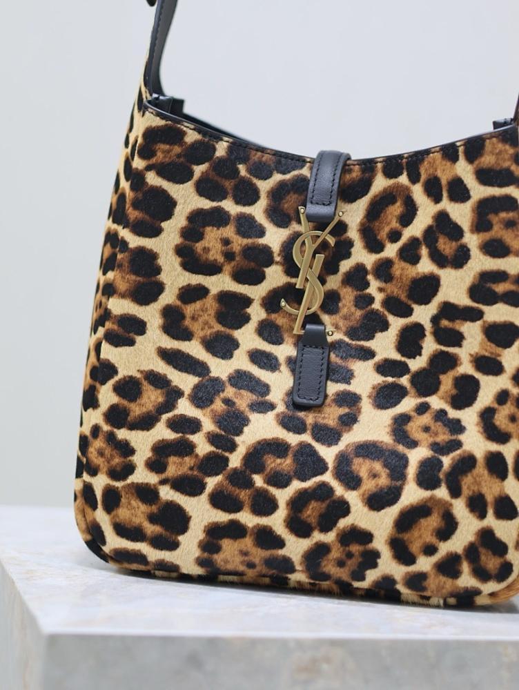 Alma Leather Shoulder Bag