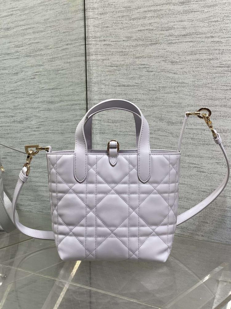 Elegant Leather Top Handle Bag
