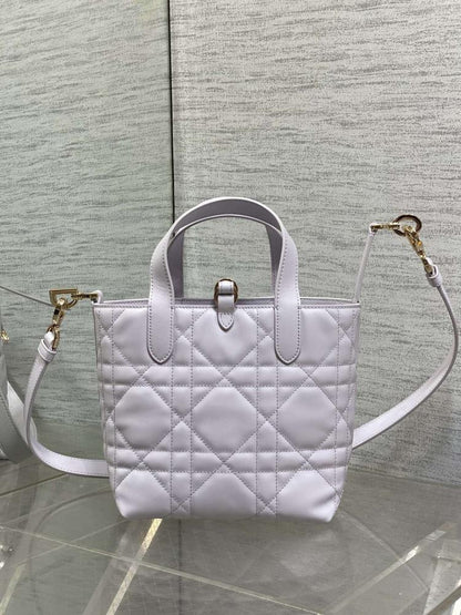 Elegant Leather Top Handle Bag