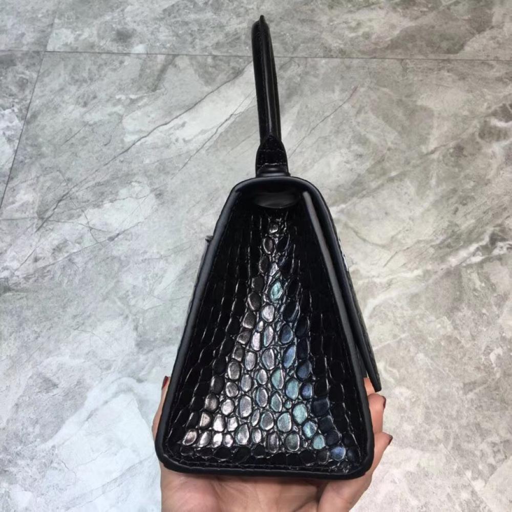 Classic Leather Shoulder Bag