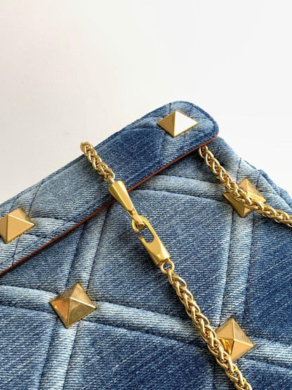 Stylish Quilted Lambskin Shoulder Bag – Limited Edition