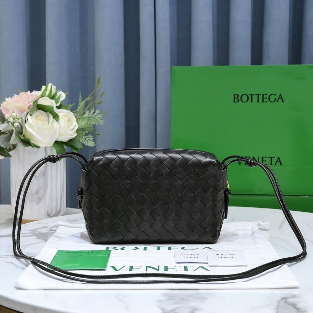 Modern Elegant Woven Lambskin Bag