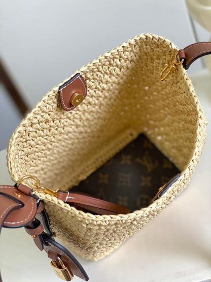 Elegant Refined Raffia Top Handle Bag