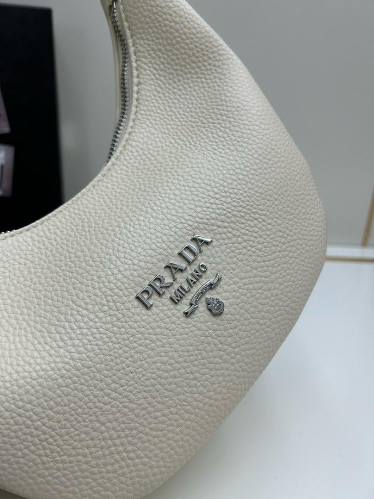 Elegant Leather Shoulder Bag – Special Edition