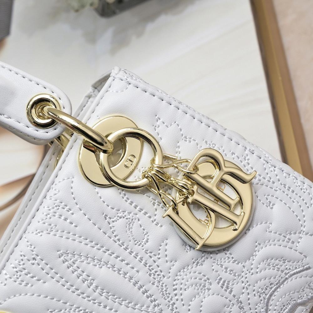Luxury Gold Quilted Shoulder Bag – Special Edition