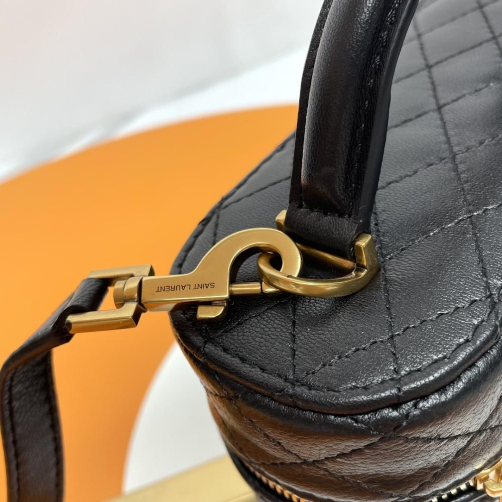 Classic Shoulder Bag