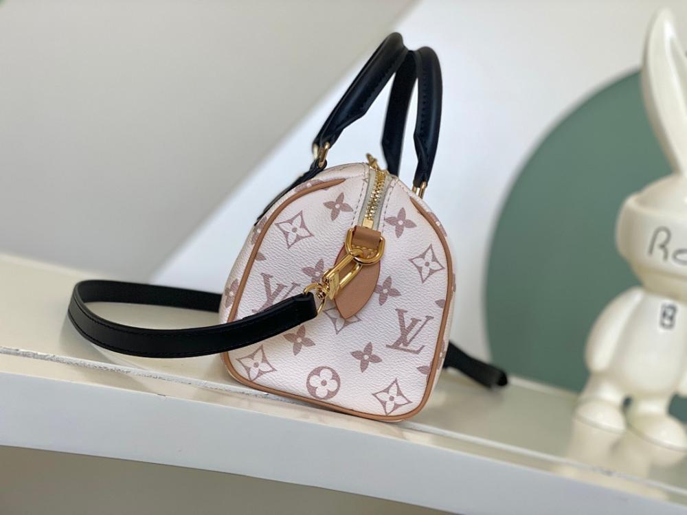 Modern Italian-Inspired Leather Travel Bag