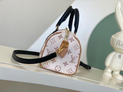 Modern Italian-Inspired Leather Travel Bag