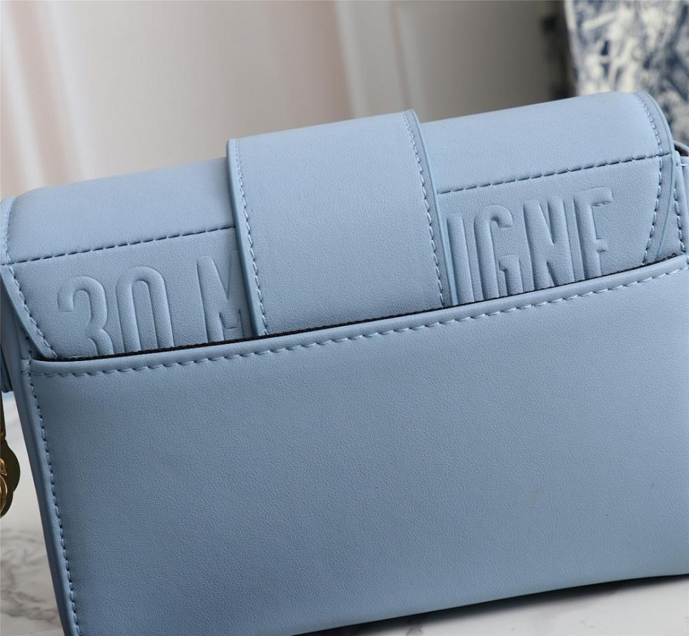 Stylish Shoulder Bag – Limited Edition
