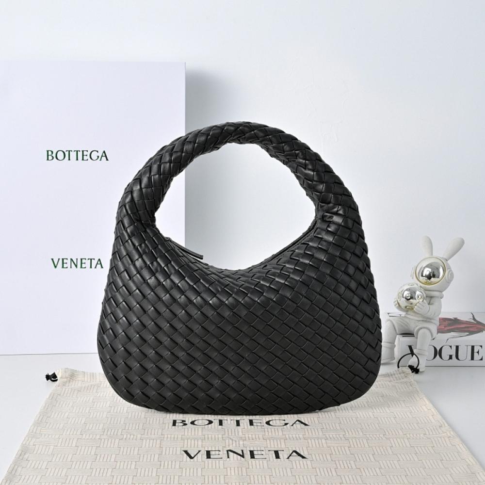 Woven Shoulder Bag