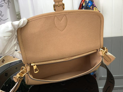 Classic Shoulder Bag