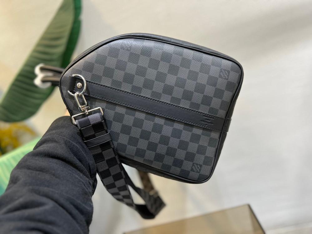 Modern Italian-Inspired Leather Top Handle Bag