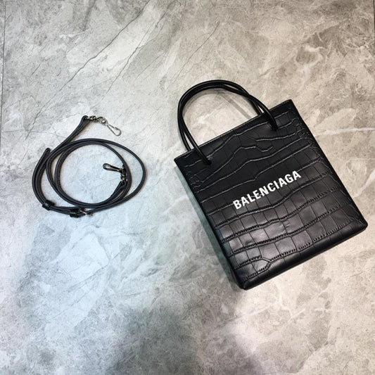 Elegant Leather Top Handle Bag