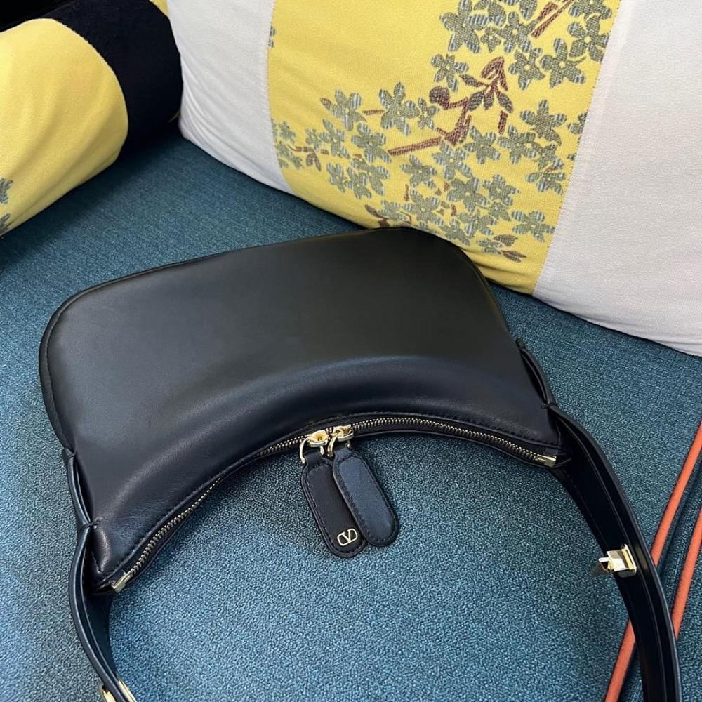 Elegant Shoulder Bag – Limited Edition