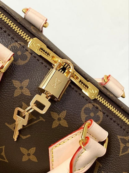 Stylish Premium Leather Travel Bag