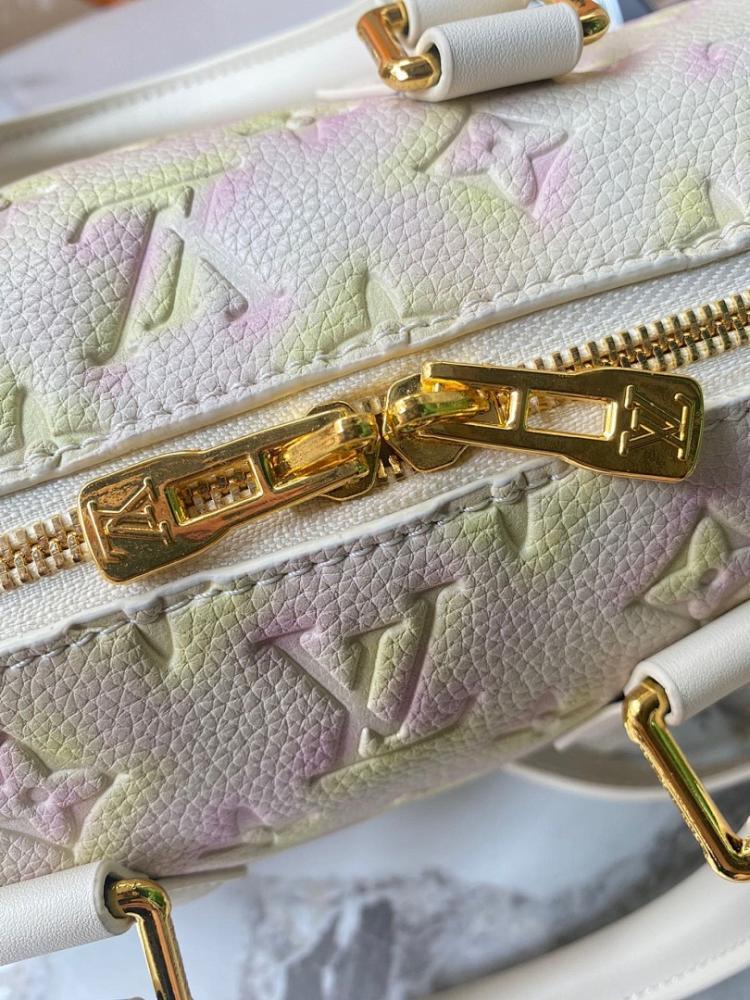 Stylish Leather Shoulder Bag – Special Edition