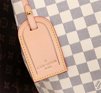 Modern Italian-Inspired Crossbody Bag