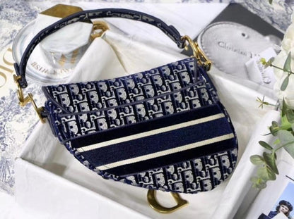 Classic Shoulder Bag