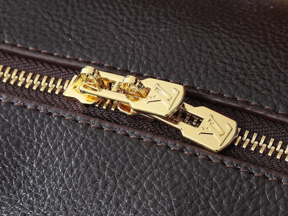 Classic Italian-Inspired Crossbody Bag