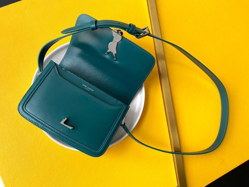 Classic Modern Leather Bag