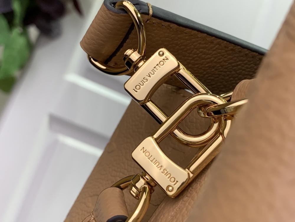 Elegant Shoulder Bag