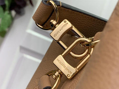 Elegant Shoulder Bag