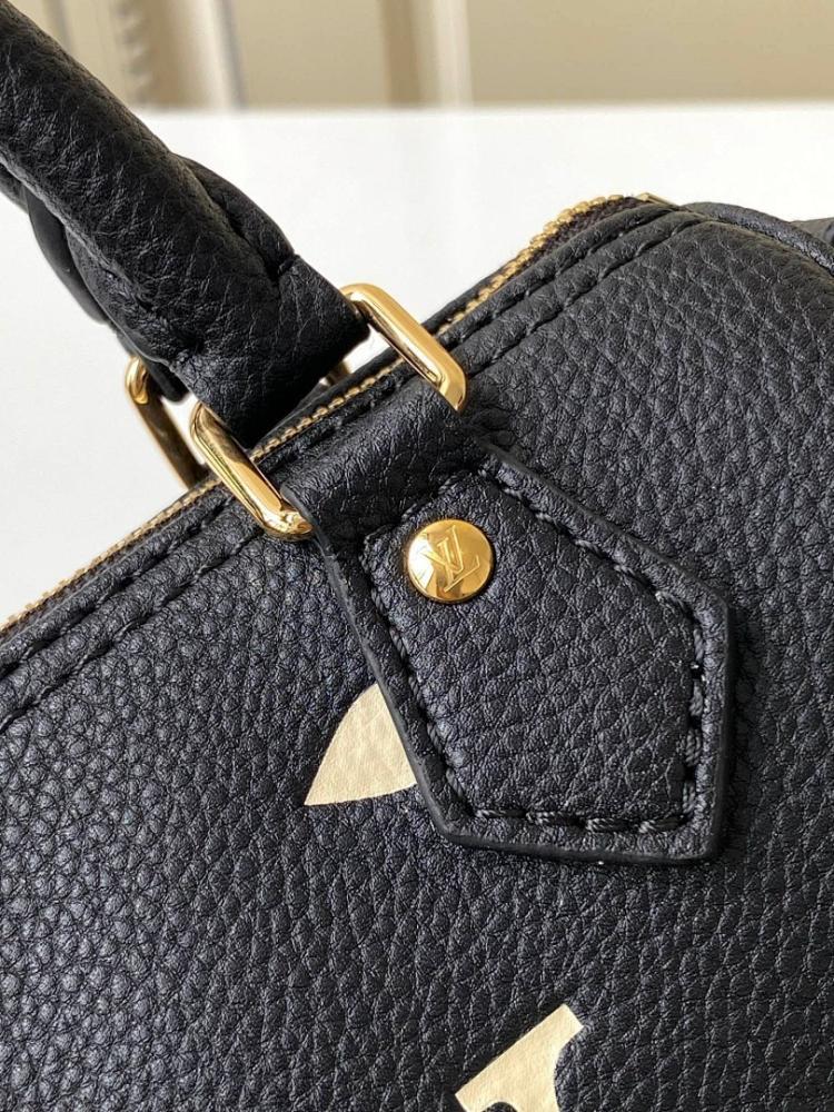 Elegant Refined Printed Canvas Crossbody Bag