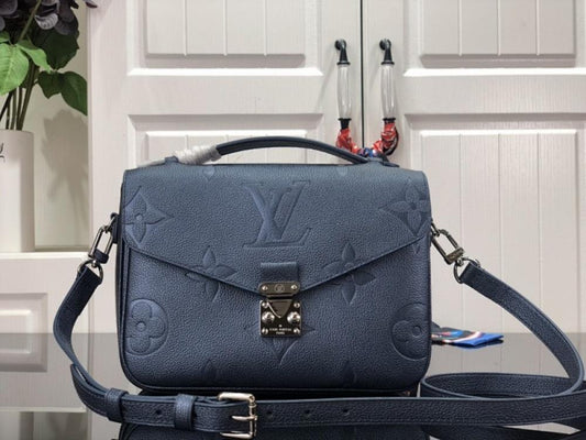 Classic Crossbody Bag