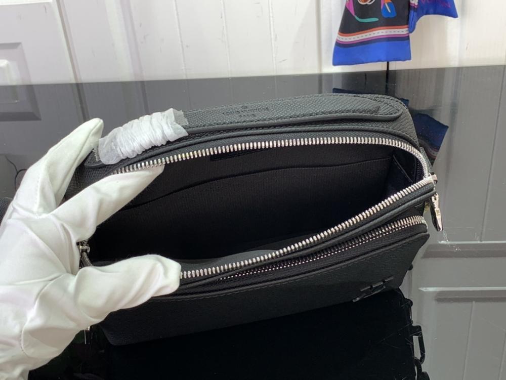 Classic Shoulder Bag
