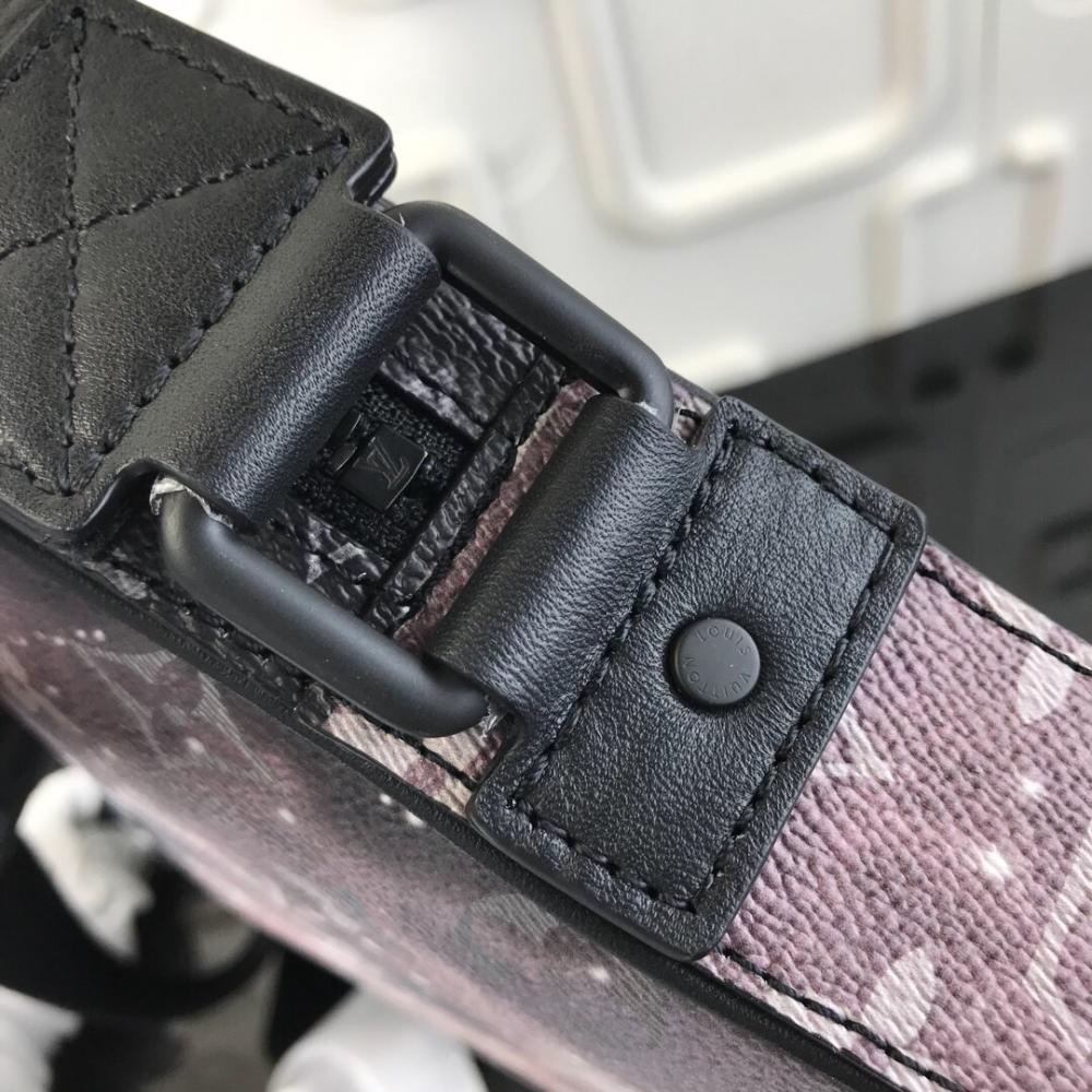 Practical Messenger Bag