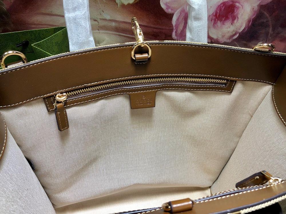 Luxury Refined Shoulder Bag