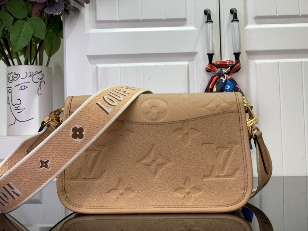 Classic Shoulder Bag
