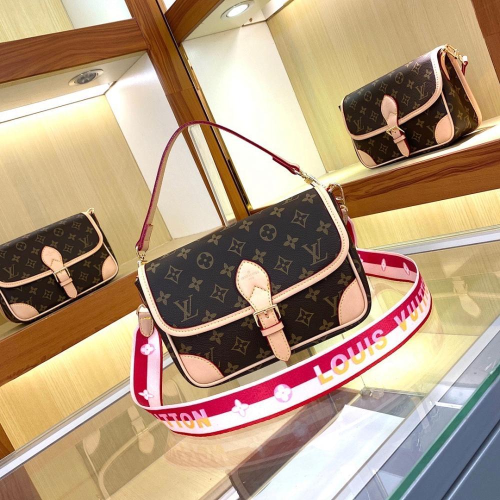 Italian-Inspired Elegant Leather Bag