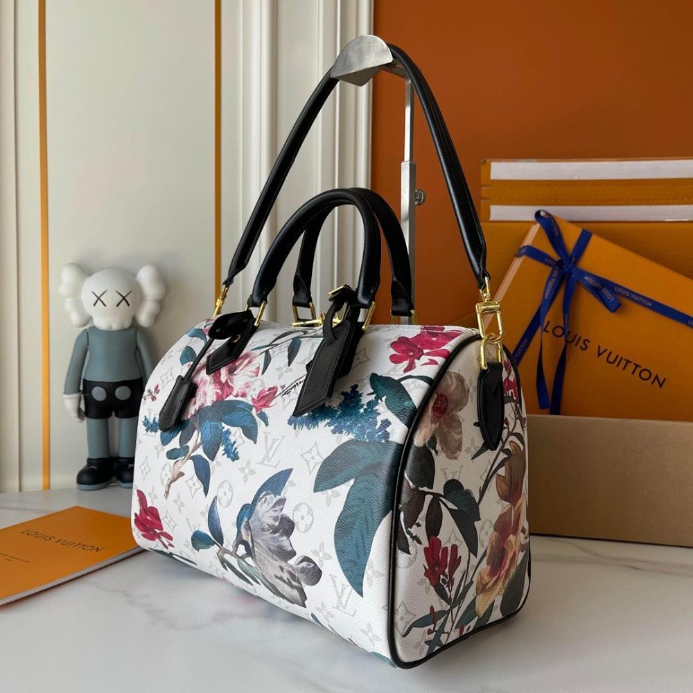 Modern Italian-Inspired Gold Leather Crossbody Bag