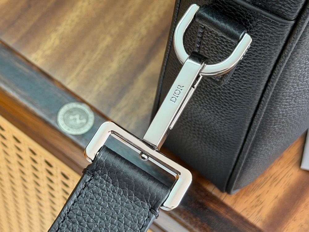 Modern Italian-Inspired Black Leather Crossbody Bag