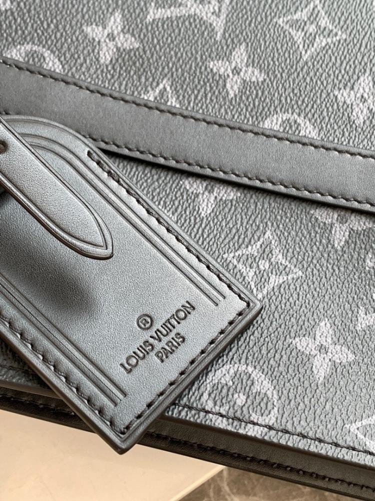 Modern Refined Leather Shoulder Bag