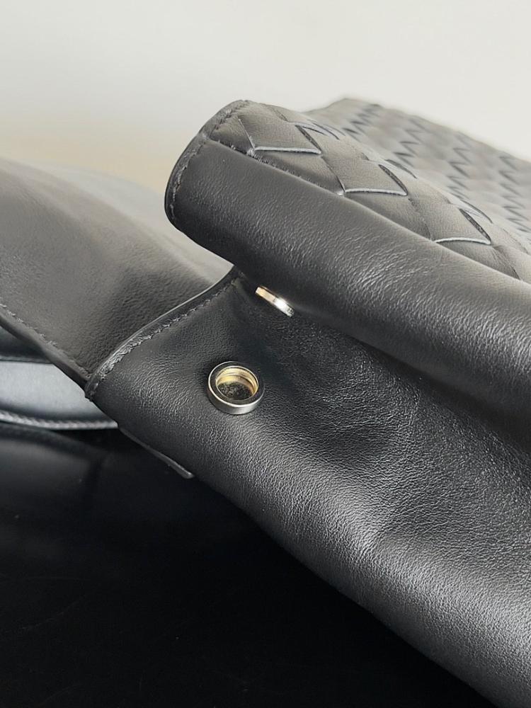 Italian-Inspired Luxury Calfskin Shoulder Bag