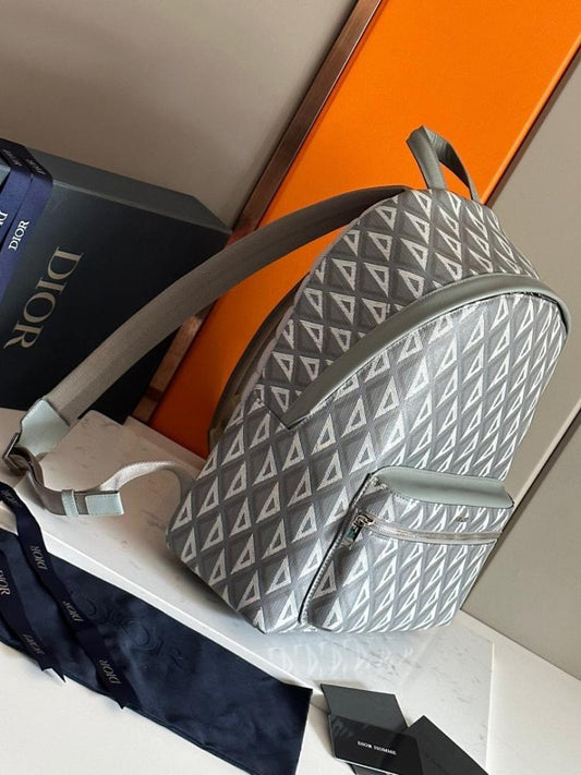 Elegant Refined Black Quilted Leather Shoulder Bag