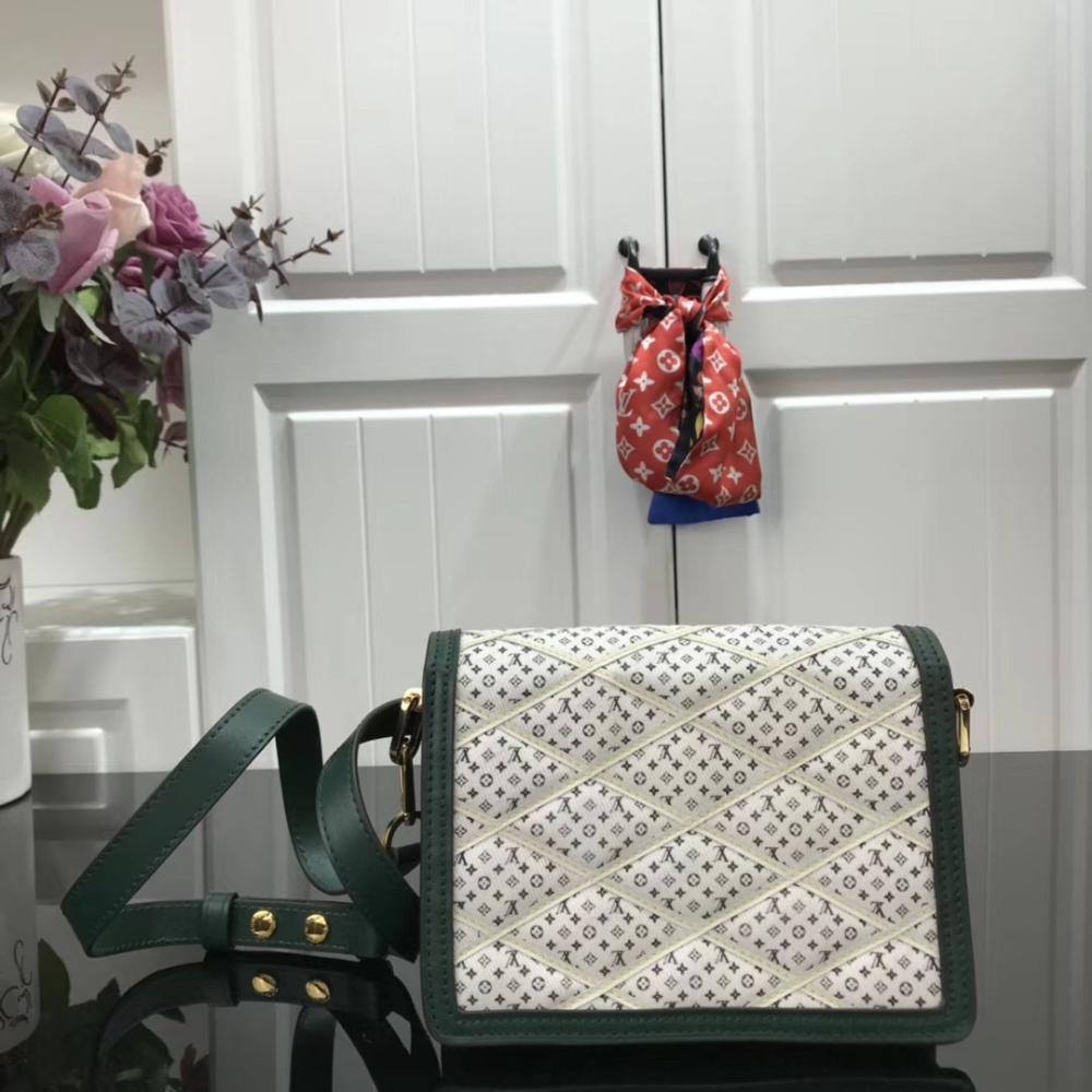 Classic Shoulder Bag