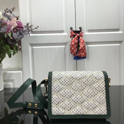 Classic Shoulder Bag
