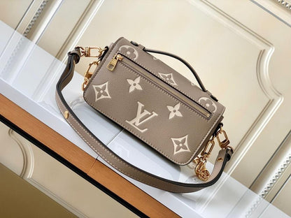 Stylish Calfskin Shoulder Bag – Special Edition