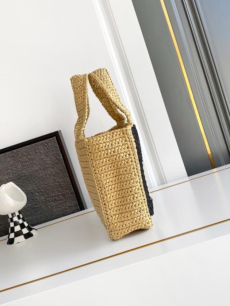 VLogo Signature Raffia Shoulder Bag