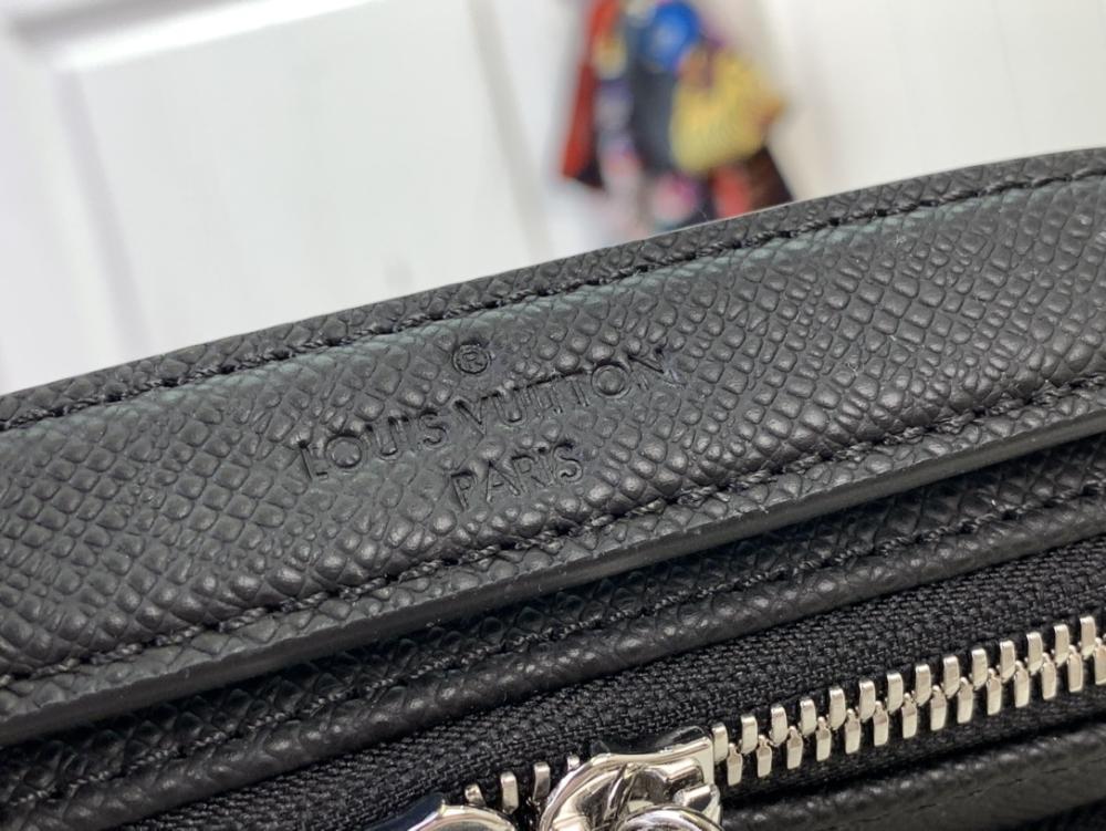 Classic Shoulder Bag