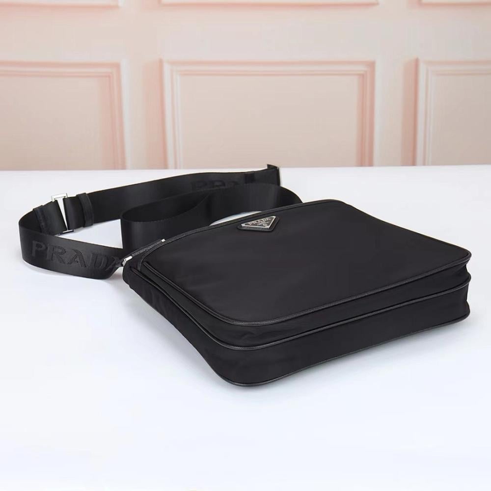 Modern Elegant Nylon Shoulder Bag – Special Edition