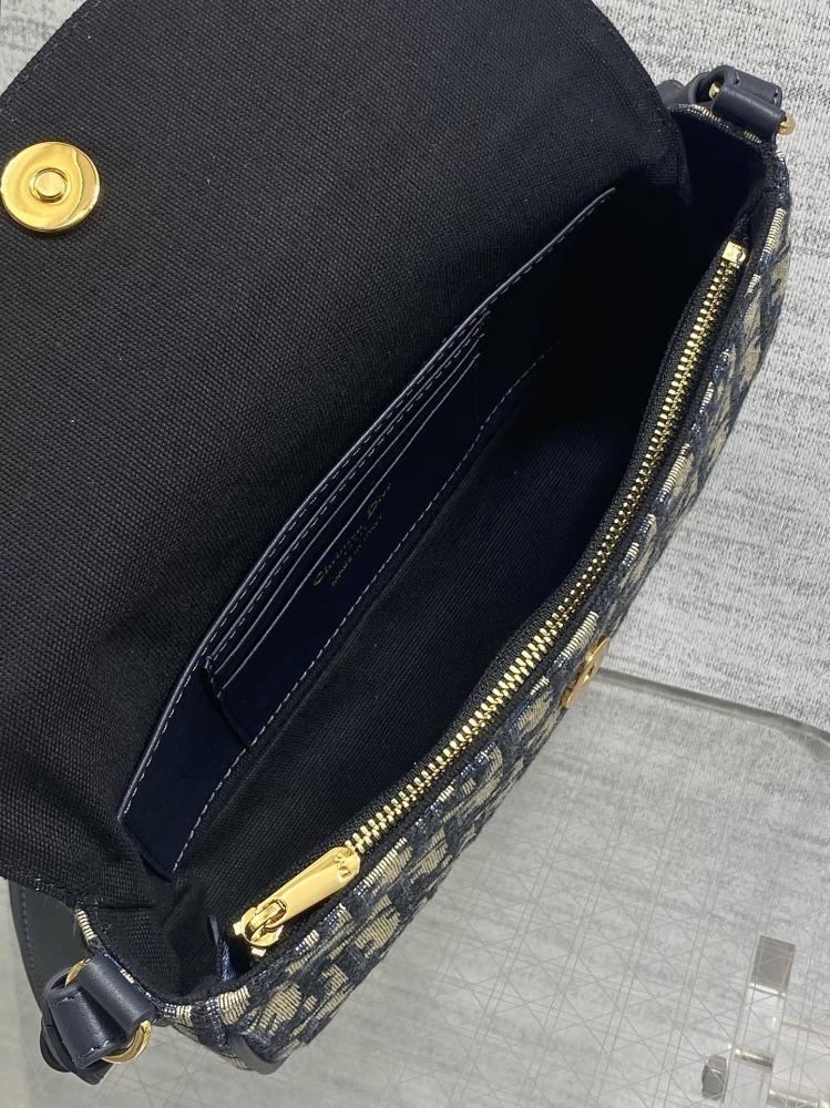 Elegant Leather Shoulder Bag