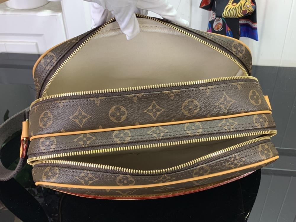Practical Shoulder Bag