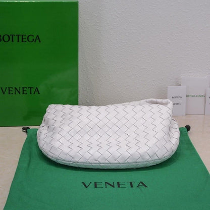 Classic Italian-Inspired Woven Lambskin Shoulder Bag