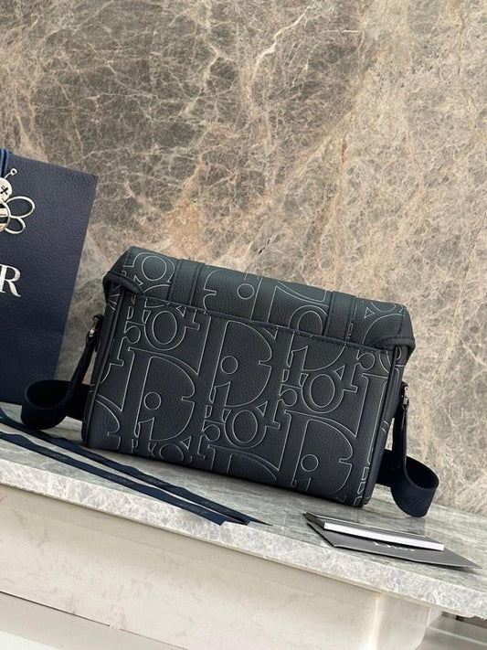 Elegant Blue Leather Shoulder Bag – Special Edition
